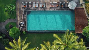 2 outdoor pools, pool umbrellas, pool loungers