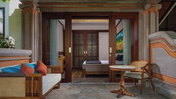 Deluxe Suite Room | Terrace/patio
