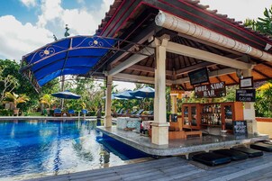 Poolside bar