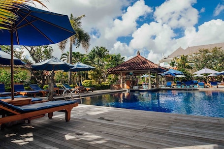 2 outdoor pools, pool umbrellas, sun loungers