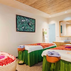 Trattamenti per il corpo, aromaterapia, massaggi con le pietre calde