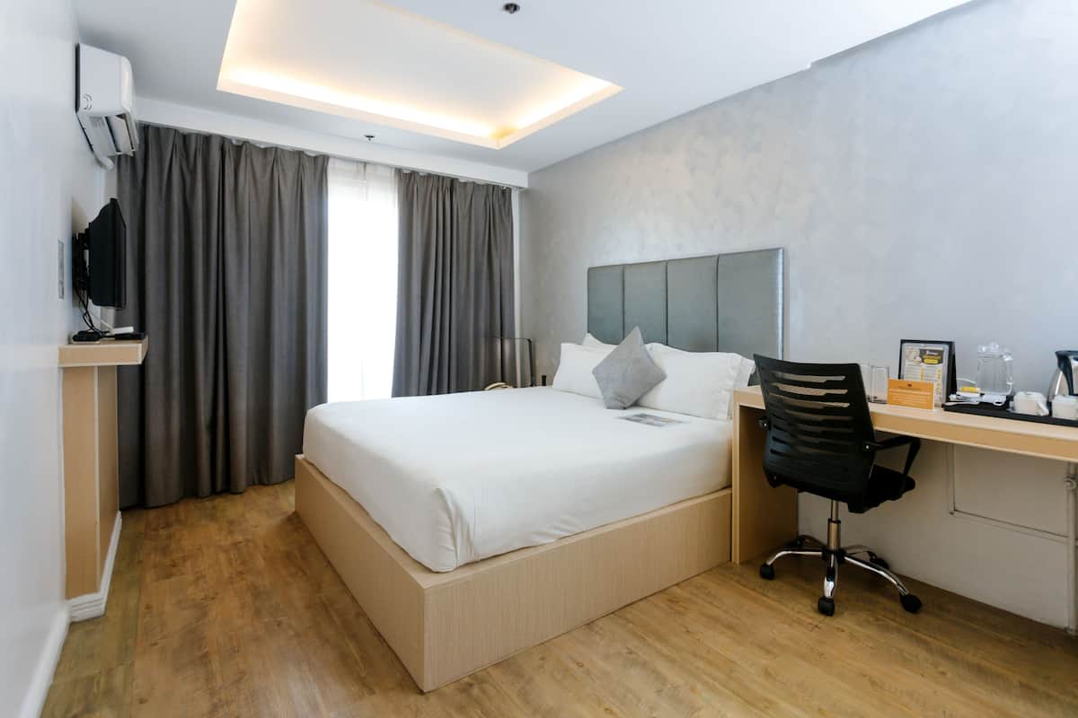 1 bedroom, hypo-allergenic bedding, in-room safe, individually decorated