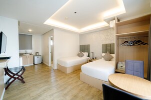 Hypo-allergenic bedding, in-room safe, individually decorated