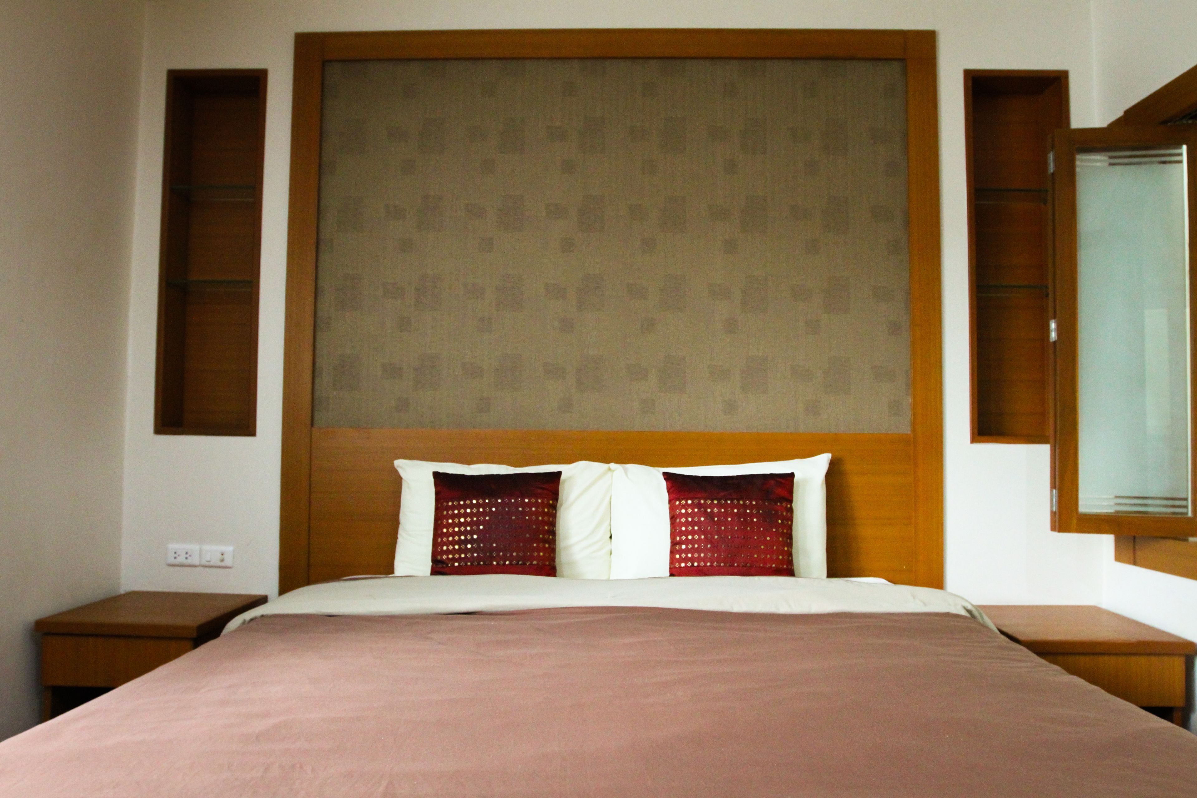 Blendingsgardiner og kablet internett (inkludert)