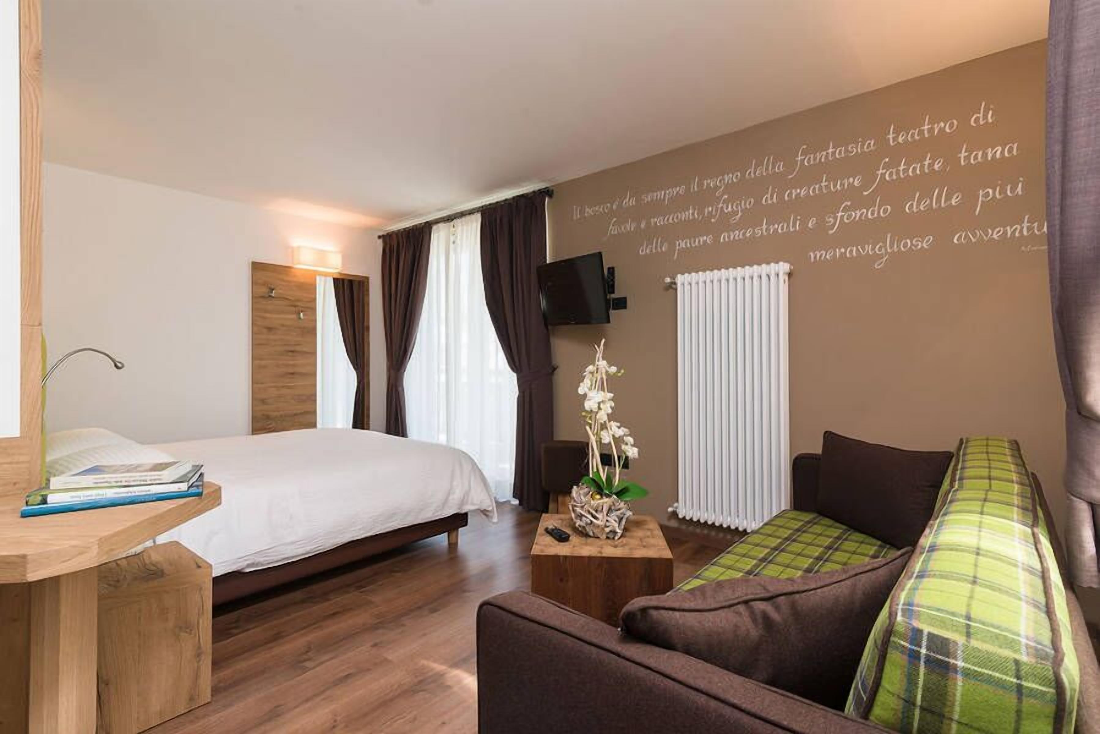 junior suite (nature) | minibar, in-room safe, desk, soundproofing