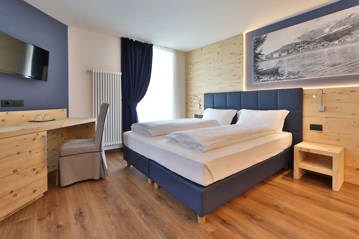 junior suite (lake) | minibar, in-room safe, desk, soundproofing