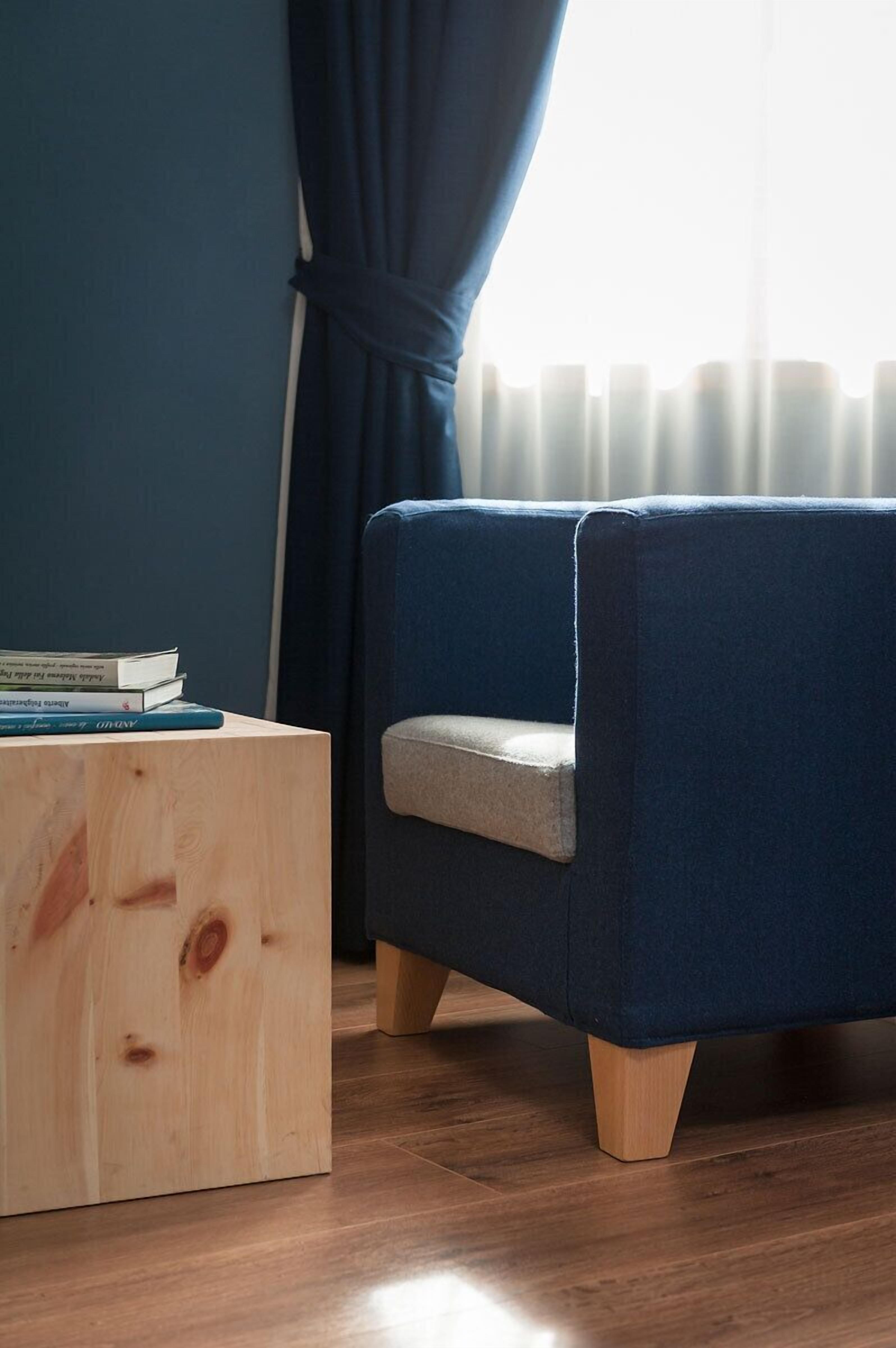 junior suite (lake) | living room