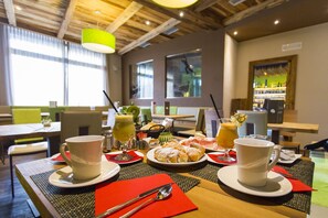 Terrace/patio - Sassdei My Active Suite Hotel (Andalo)