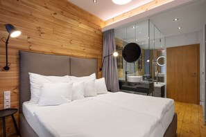 Hypo-allergenic bedding, minibar, in-room safe, desk - Pytloun Wellness Hotel Harrachov (Harrachov)