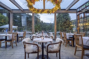 Breakfast, lunch served; international cuisine, al fresco dining  - Pytloun Wellness Hotel Harrachov (Harrachov)