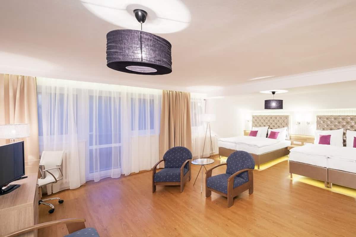 Studiosuite – deluxe, 2 soverom, fjellutsikt | Allergitestet sengetøy, minibar, safe på rommet og skrivebord