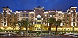 Property entrance - DoubleTree by Hilton Riyadh - Al Muroj Business Gate (Riyadh)