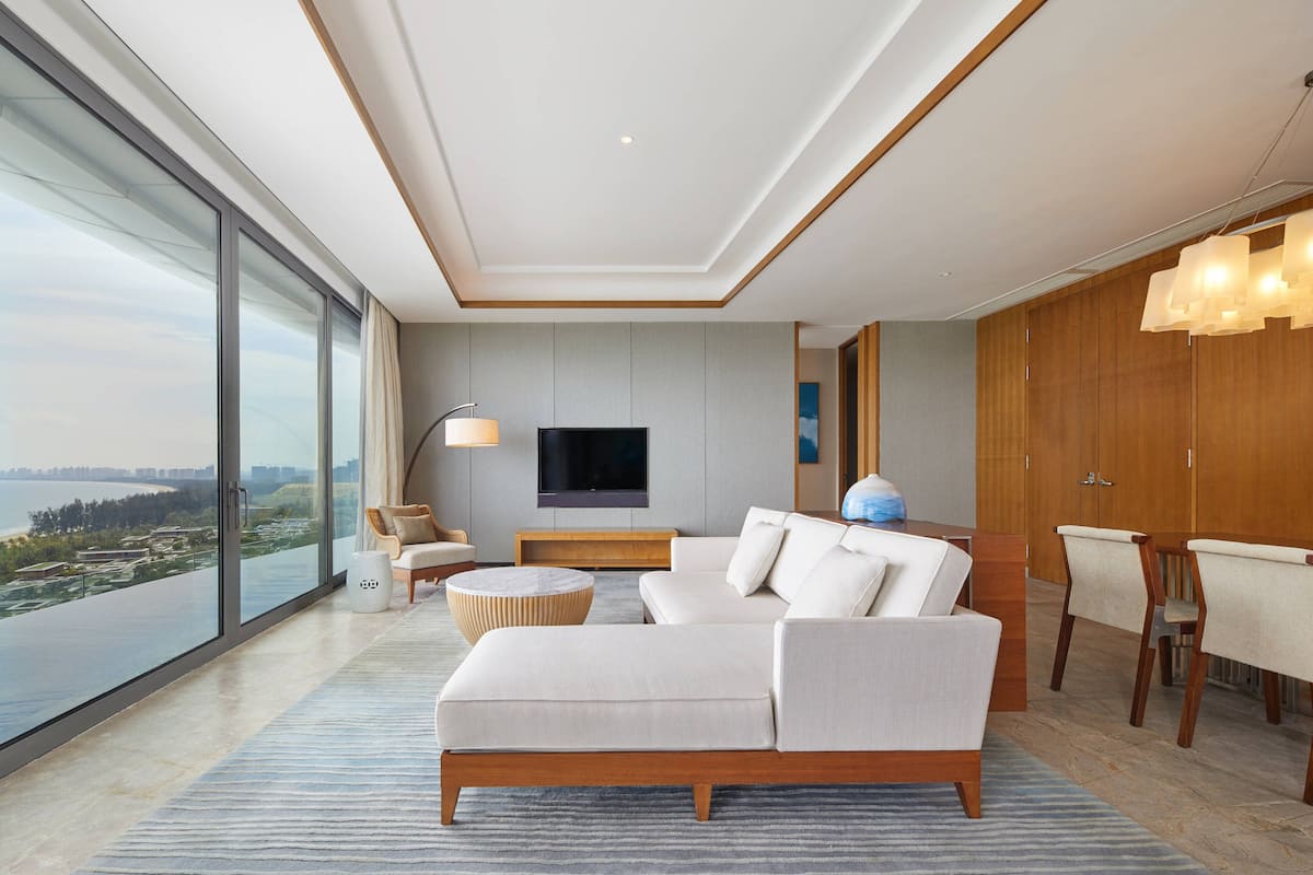 Suite, 1 Schlafzimmer, Balkon, Meerblick | Wohnzimmer