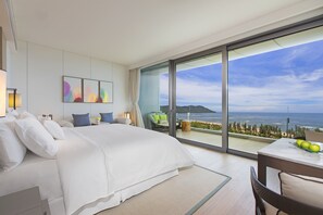 Premium bedding, down comforters, free minibar, in-room safe - The Westin Blue Bay Resort & Spa (Lingshui)