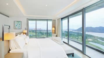 Suite, 1 Bedroom, Balcony, Golf View | Premium bedding, down comforters, free minibar, in-room safe