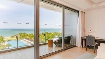 Suite Studio, 1 très grand lit, balcon, vue océan | Vue de la chambre