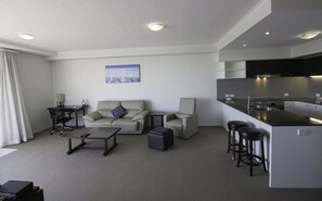 Apartment, 2 Schlafzimmer, Blick auf den Jachthafen | Eigene Küche | Kühlschrank, Mikrowelle, Herdplatte, Geschirrspüler