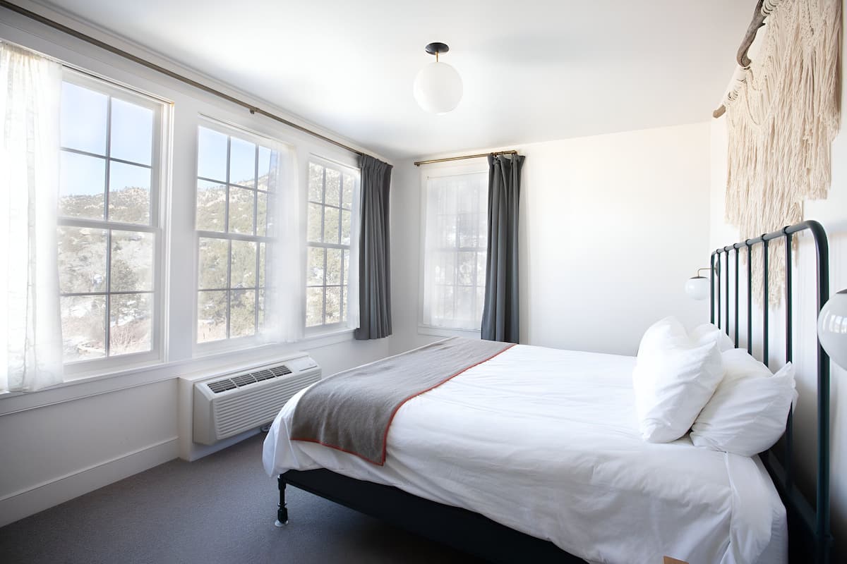 Honeymoon Suite | Premium bedding, individually decorated, individually furnished