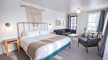 Suíte (Nola) | Roupas de cama premium, espaço de trabalho para notebook