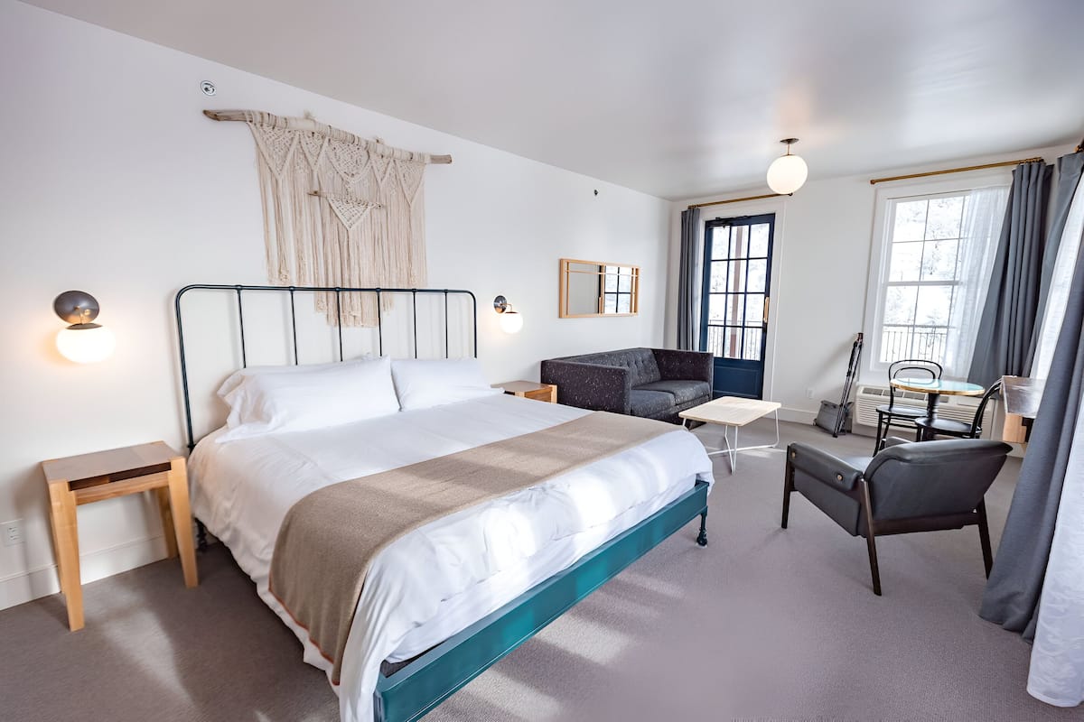 Suite (Nola) | Premium bedding, individually decorated, individually furnished