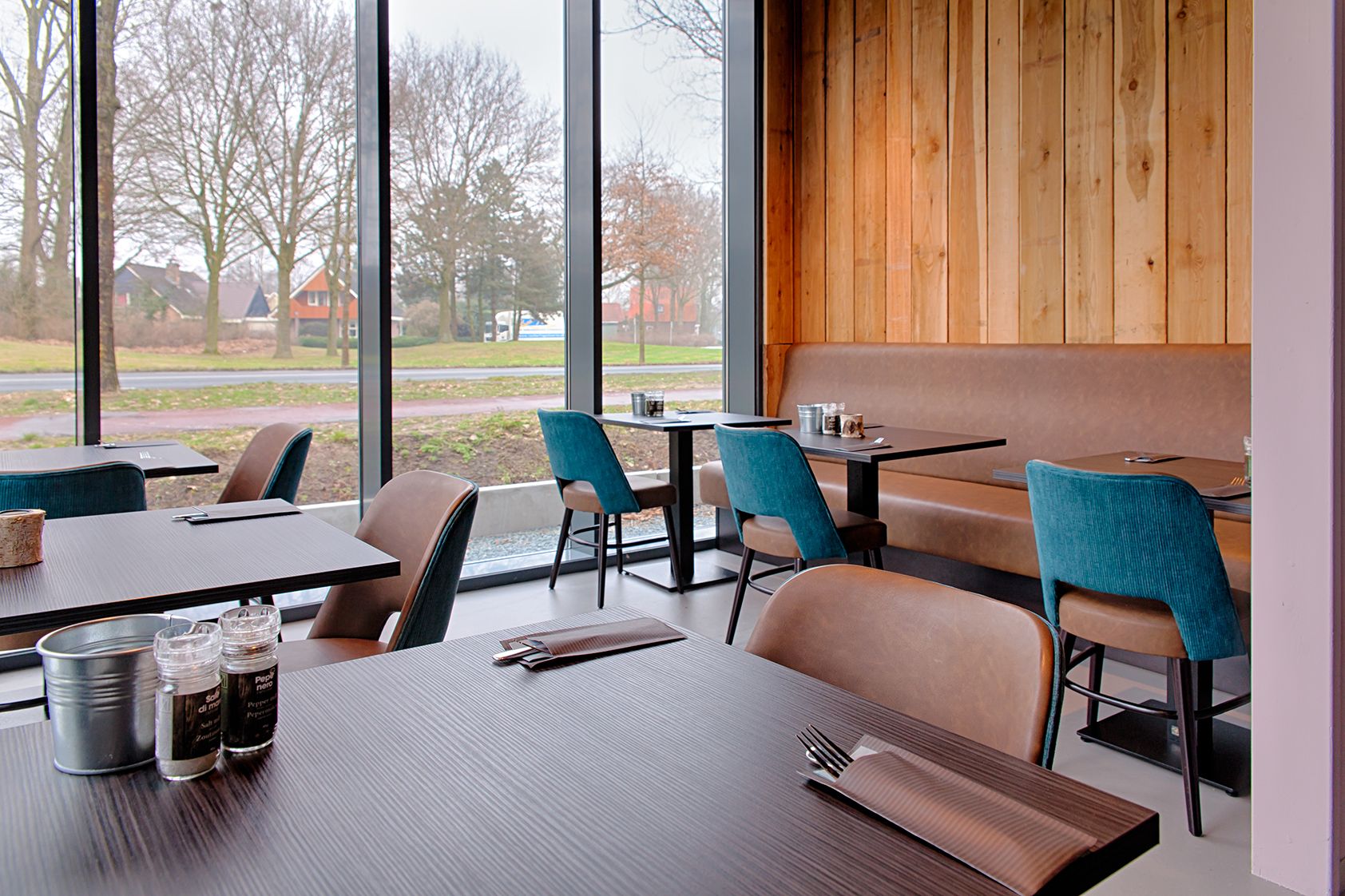 daily buffet breakfast (eur 16.95 per person)