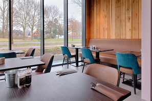 Daily buffet breakfast for a fee - Hotel De Roode Schuur (Nijkerk)