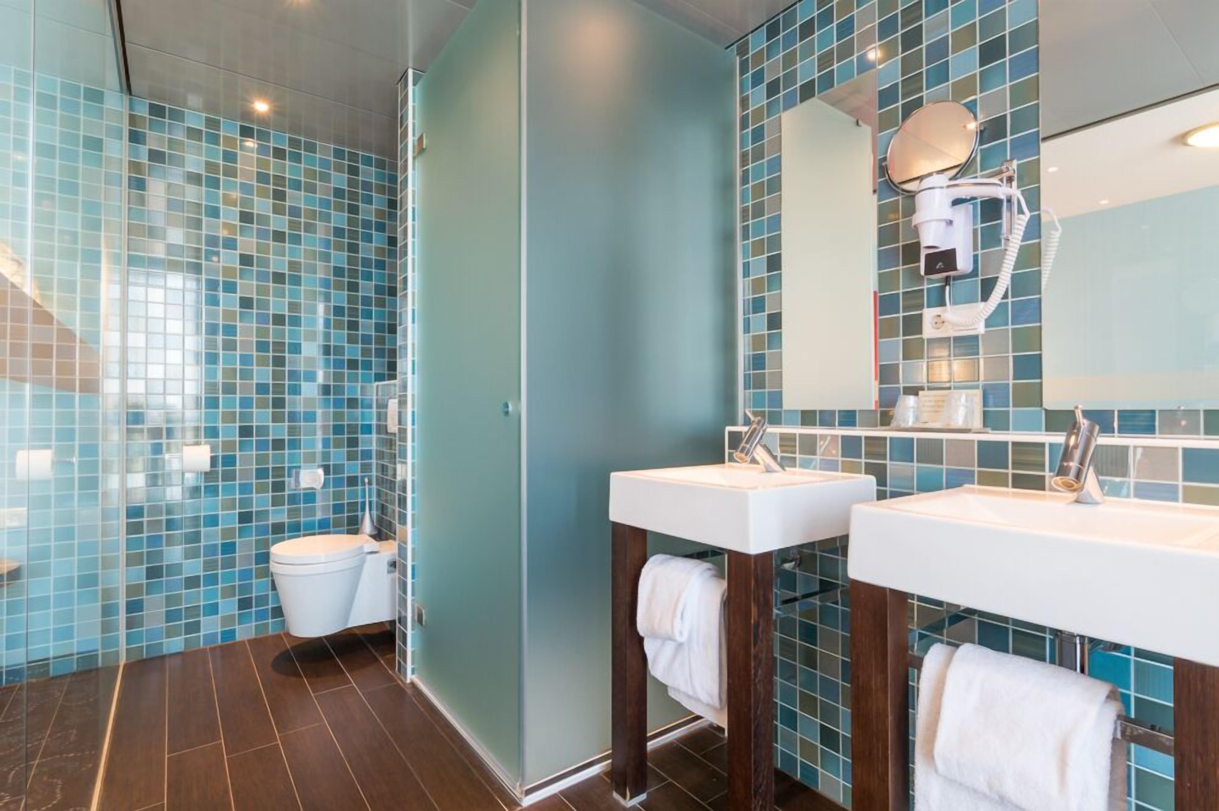 comfort | bathroom | free toiletries, hair dryer, towels, soap