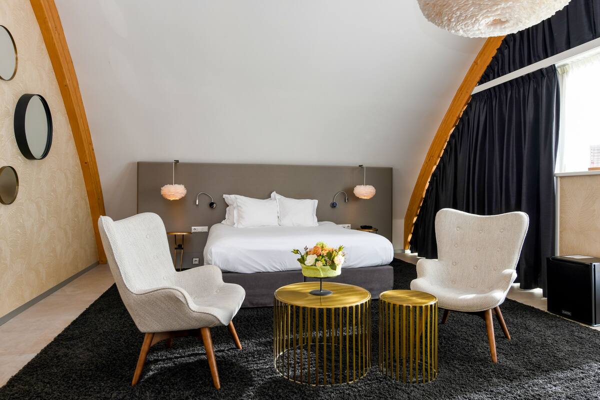 royal studio suite | 1 bedroom, hypo-allergenic bedding, minibar, in-room safe