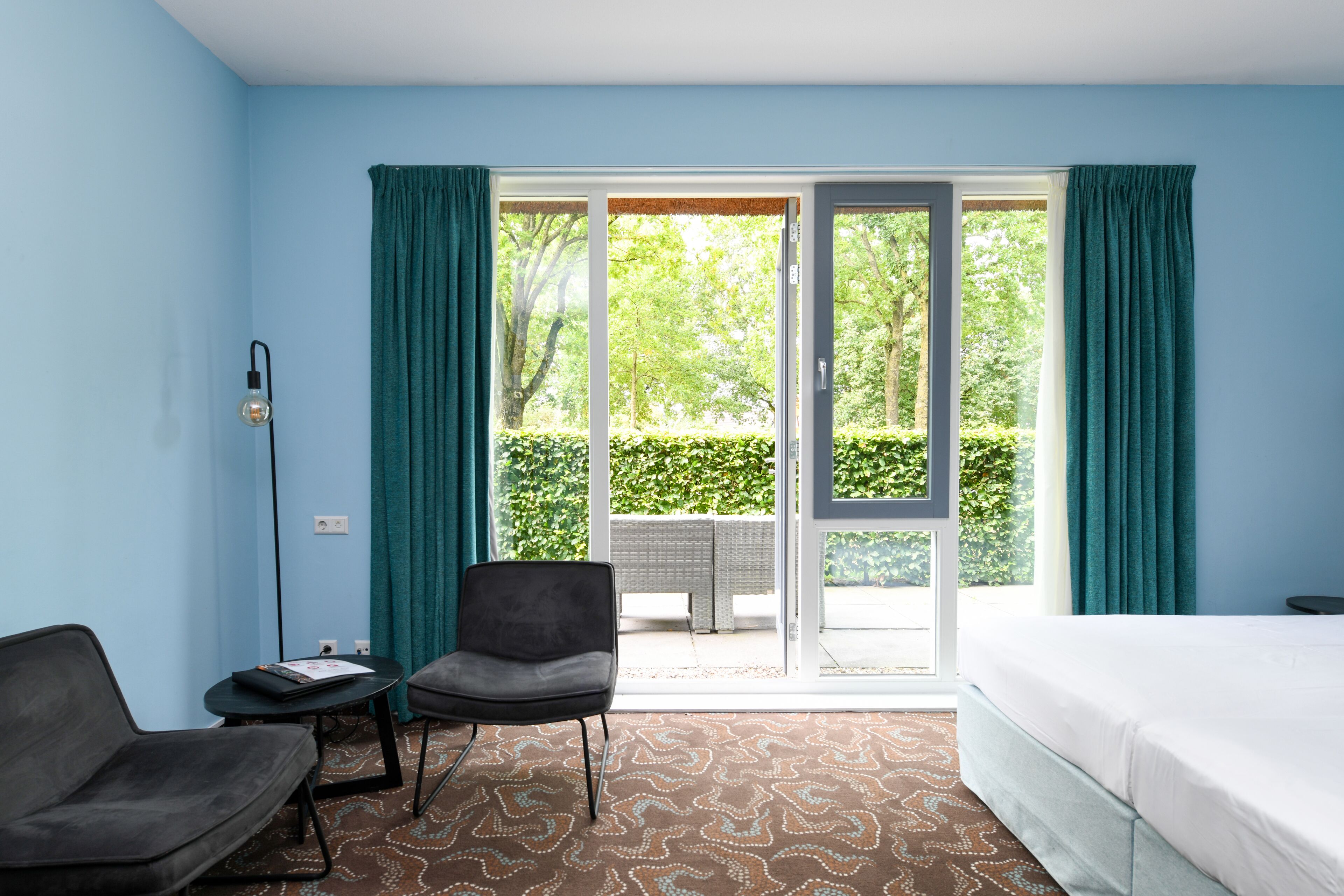 comfort plus | 1 bedroom, hypo-allergenic bedding, minibar, in-room safe