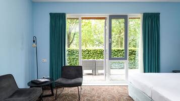 Comfort Plus | Hypoallergeen beddengoed, een minibar, een kluis op de kamer, een bureau