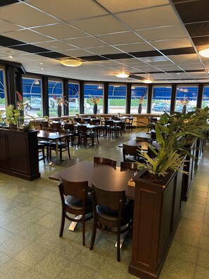 Daily buffet breakfast for a fee