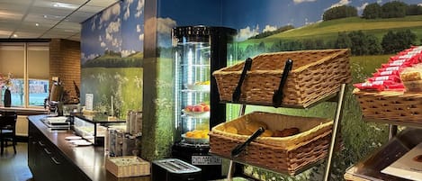 Sarapan bufet setiap hari dengan fi