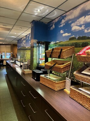Daily buffet breakfast for a fee - Frans op den Bult (Deurningen)