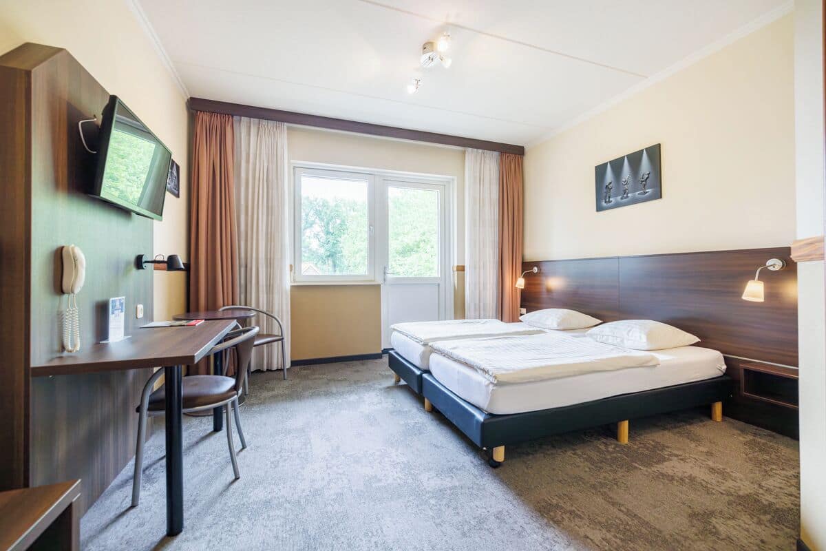 Caja de seguridad en la habitación, wifi gratis y ropa de cama