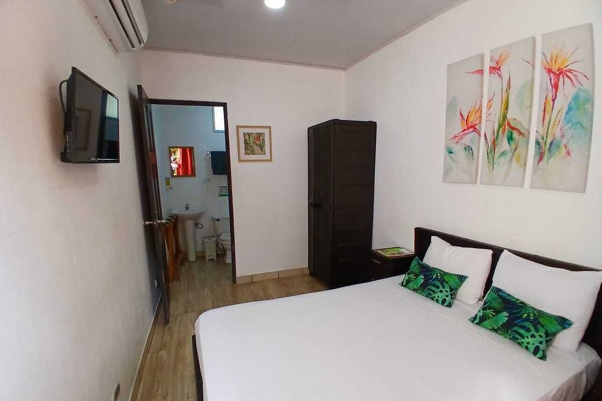 1 bedroom, in-room safe, free WiFi, bed sheets