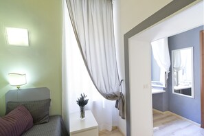 Triple Room | In-room safe, rollaway beds, free WiFi