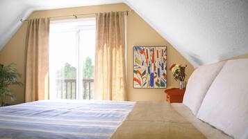 1000 Islands Room | Individually decorated, free WiFi