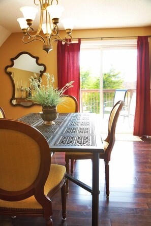 Free daily full breakfast - B & B Tekdiv (Leeds and the Thousand Islands)