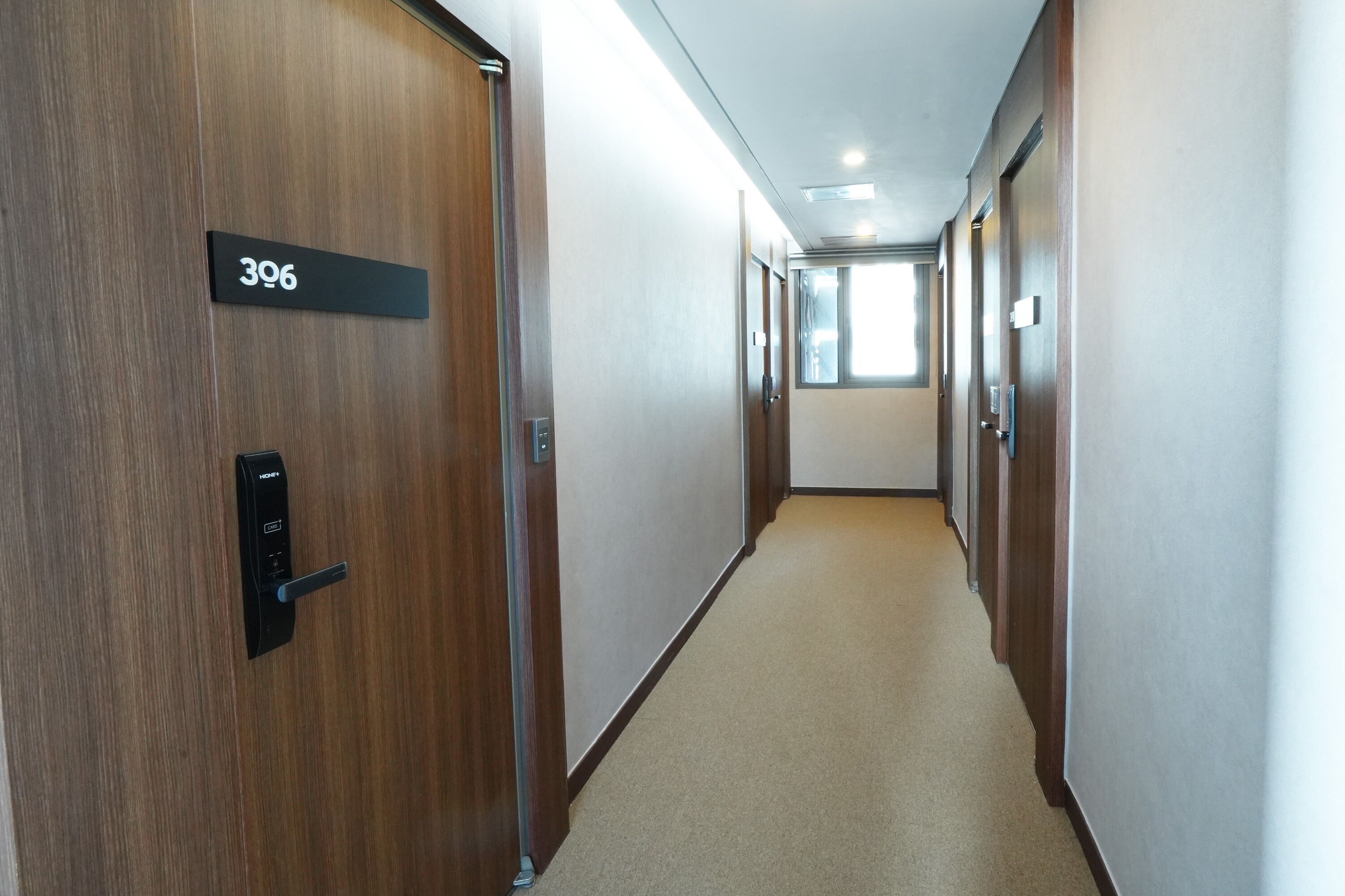 ฝ่ายต้อนรับ