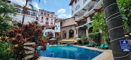 Outdoor pool, sun loungers