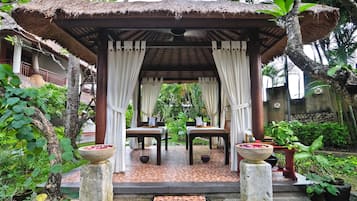 Aromaterapi dan manikur dan pedikur