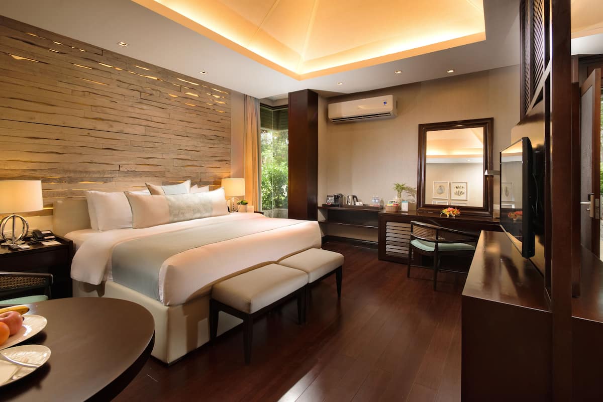 mithi seaview villa | minibar, in-room safe, desk, rollaway beds