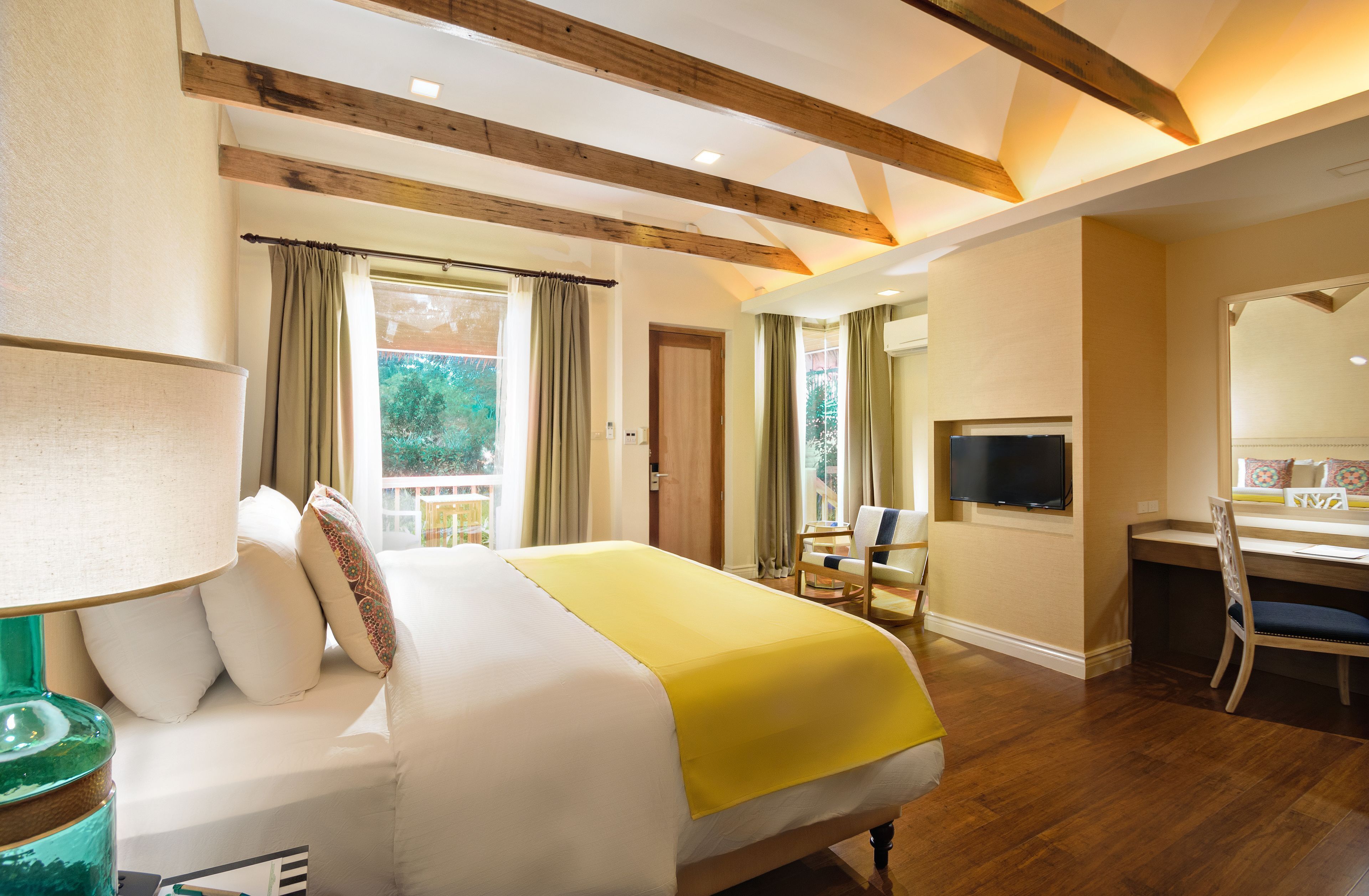 Minibar, in-room safe, desk, rollaway beds