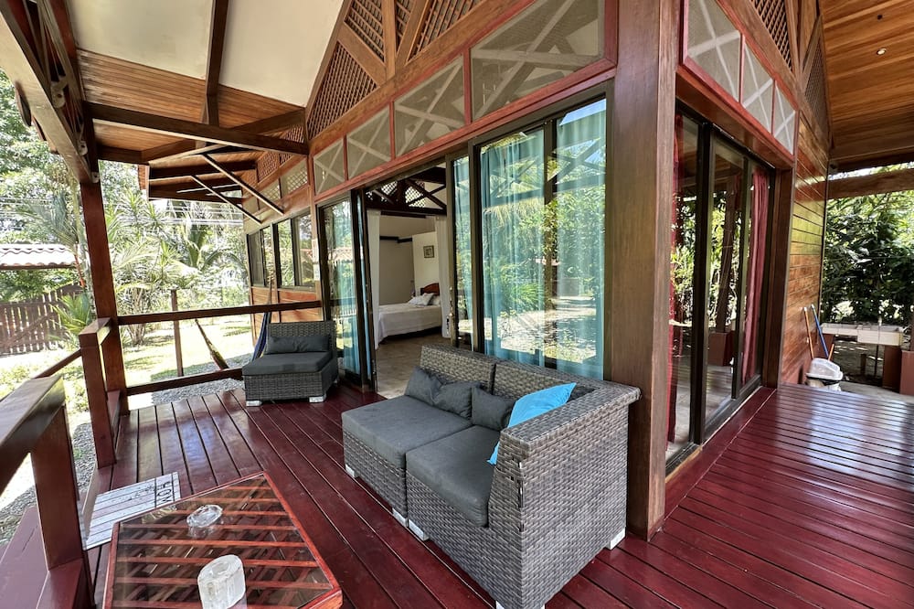 Kenaki Lodge