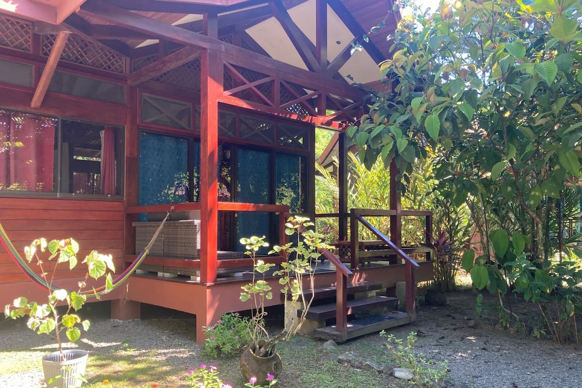 Bungalow Doble con cocina equipada | Couette en duvet d'oie, coffres-forts dans les chambres