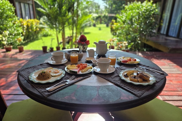 Daily full breakfast for a fee