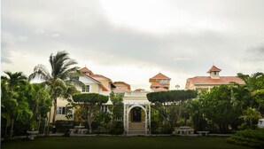 Unclassified image, 2 of 42, button - Eden Gardens Wellness Resort & Spa (Kingston)