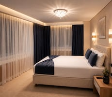 1 habitaciĂłn, minibar, caja de seguridad en la habitaciĂłn y escritorio