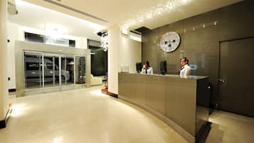 Check-in/check-out kiosk