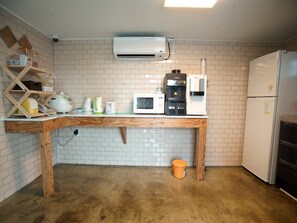 Dining - D.H Sinchon Guesthouse (Seoul)